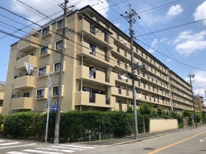 ライオンズマンション岩塚Ａ棟の外観