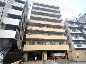 ファミネス大森の外観