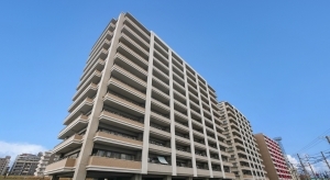 エイリックスタイルアスバ貝塚駅の外観