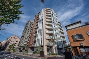 プレミスト三鷹の外観