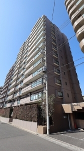 ライオンズステージ南浦和の外観