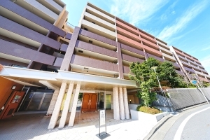 ライオンズヒルズ横濱新子安の外観