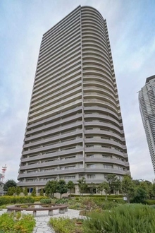 エルザタワー32の外観