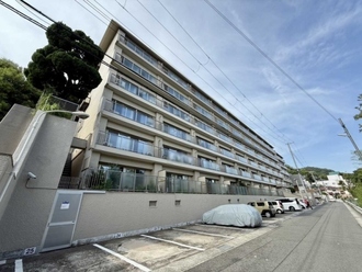 岡本パークマンションの外観