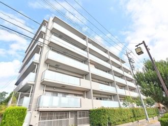 プラウド上社の外観