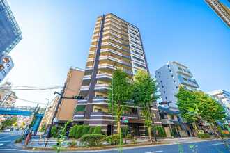 サンクレイドル板橋区役所前の外観