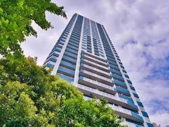 シティタワー新宿新都心の外観