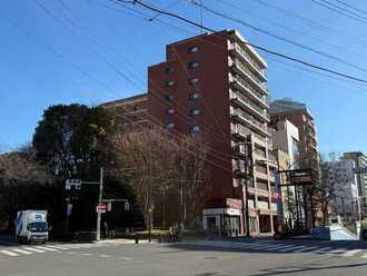 三鷹ロイヤルハイツA棟の外観