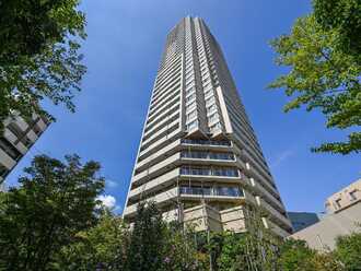 グランドメゾン上町台レジデンスタワーの外観