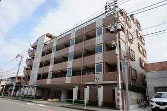 グランエスト氷川台の外観