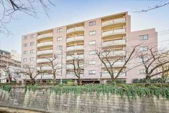 クレッセント目黒青葉台の外観