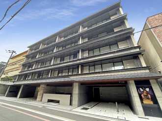 ローレルコート京都柳馬場六角の外観