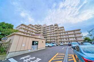 コープ野村東六郷の外観