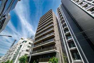 ジオ四谷三栄町の外観