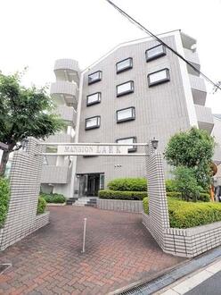 マンションラークの外観