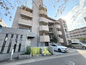 ロイヤル菅田の外観