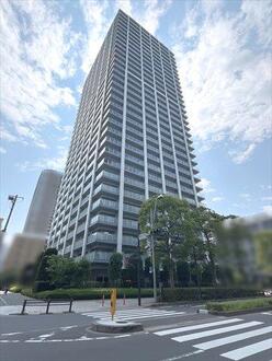 ザ・クレストタワーの外観