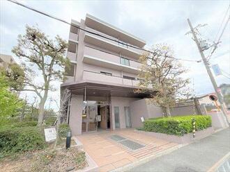 ステイツ枚方長尾ヒルズの外観