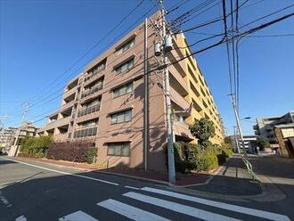 ライオンズヴィアーレ浮間公園の外観