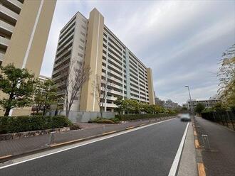 ザ・リバープレイスガーデンコートの外観