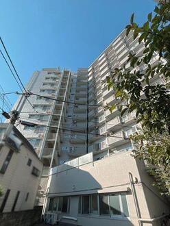 明大前グランドハイツの外観