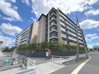 デュオヒルズ京都桂川の外観