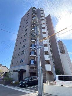 カルティア八田ステーションフロントの外観