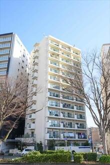 パレス上前津の外観