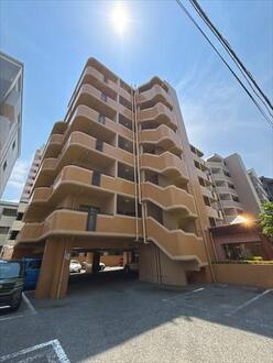 ダイアパレス西新修猷館前の外観