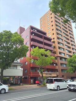 ライオンズマンション西新の外観