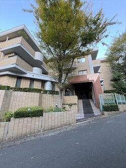 パークヒルズ平和倶楽部Ｂ館の外観