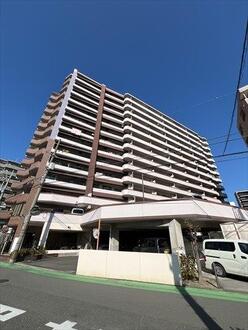 グランピアマンションアーガス吉塚の外観