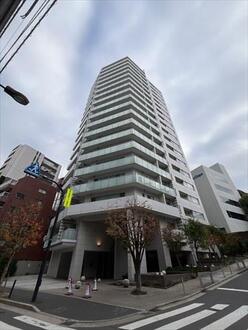 レグノ・グランデ一番町タワーの外観