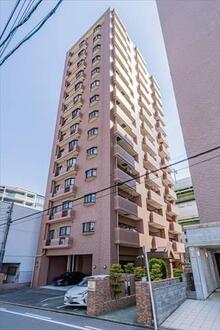 ペルル白壁の外観