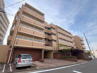 ロイヤルアーク北覚王山の外観