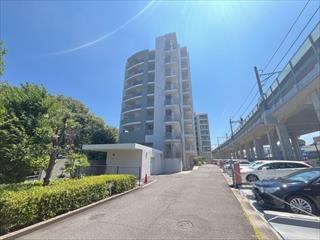 グレーシアシティ横濱いずみ中央ステーションアリーナフロントコートの外観