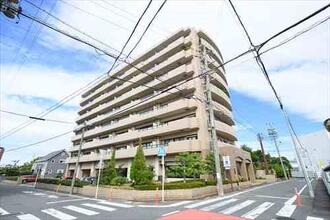 ロイヤルシャトー大府月見町の外観