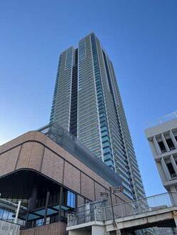 シエリアタワー千里中央の外観