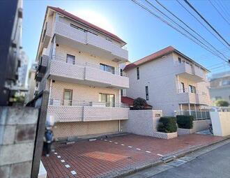 メイゾン初台の外観