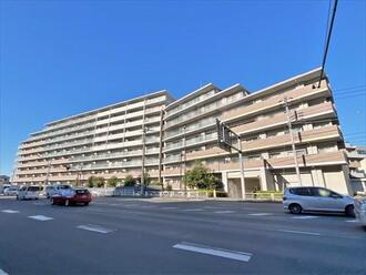 シャリエ久米川アクアマークスの外観