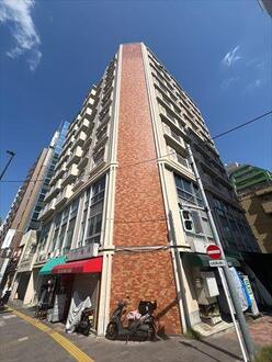 シュロス浅草の外観