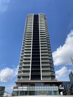 プラウドタワー平井の外観