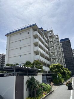 東建検見川マンシヨンB棟の外観