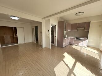 サン伊丹駅前ハイツB棟の外観