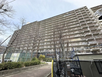 パークシティ鳥見Ｂ棟の外観