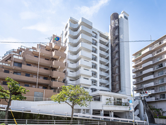ライオンズマンション六本松の外観
