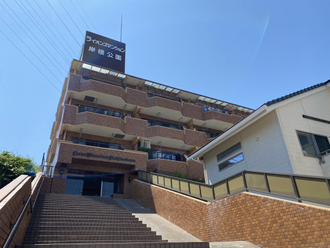 ライオンズマンション岸根公園の外観