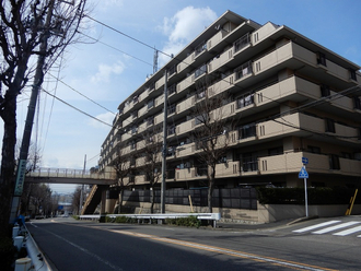 ラビデンス松ケ根Ｓ館の外観