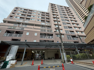 市川サンハイツの外観