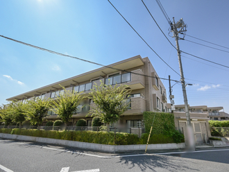 ロイヤルシャトー南大泉の外観